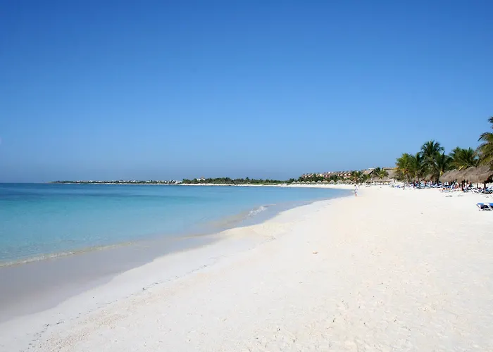 Resort Bay & Akumal