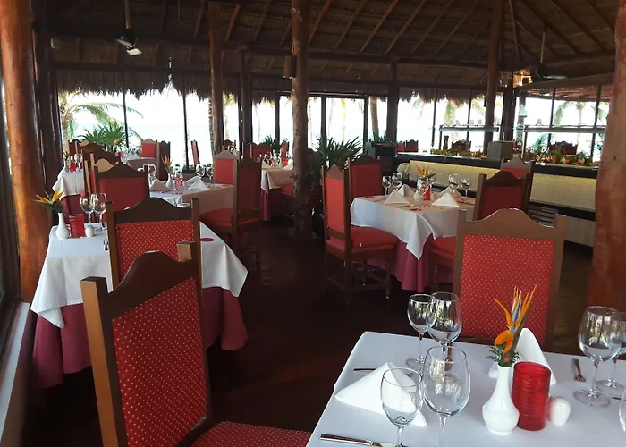 Resort Bay & Akumal