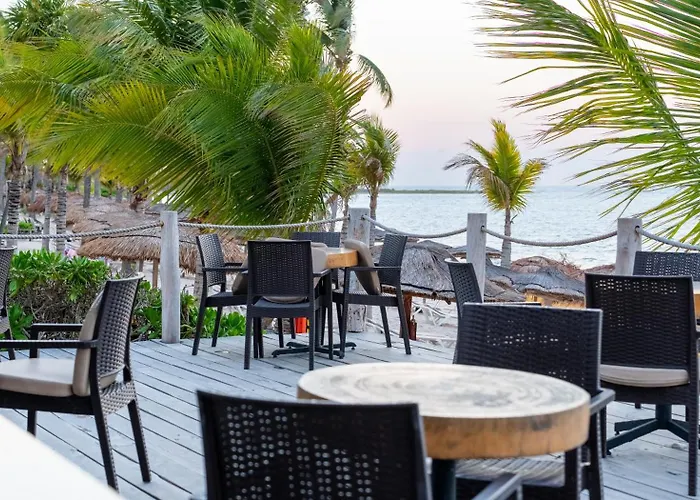 Bay & Akumal