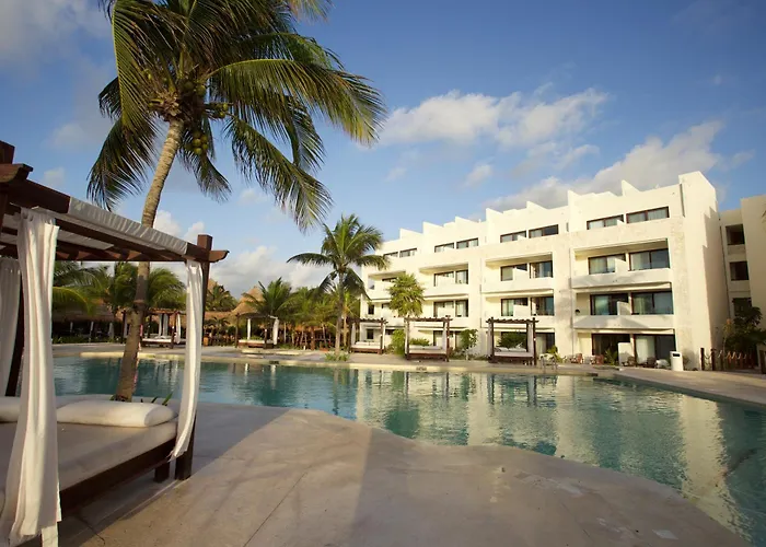 Bay & Akumal